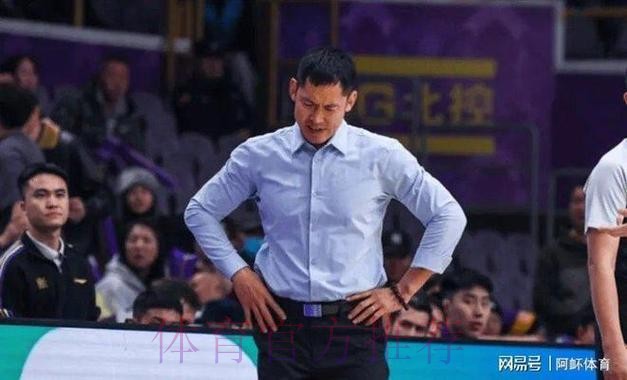 输广州发布会！张庆鹏怒斥全队防守太软，不能赢一场就松懈！