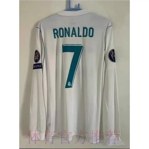 皮克:和皇马人关系很好 有C罗拉莫斯等人球衣 皮克:和皇马人关系很好 有C罗拉莫斯等人球衣